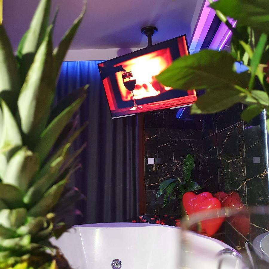 קרקוב Jacuzzi Glass-House Central Station מראה חיצוני תמונה